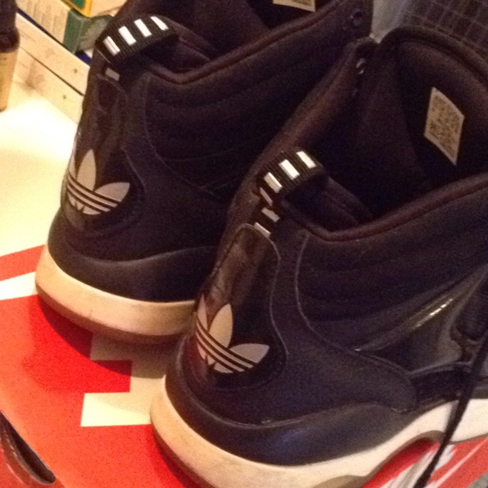 Men Addidas - Picture 2 of 2